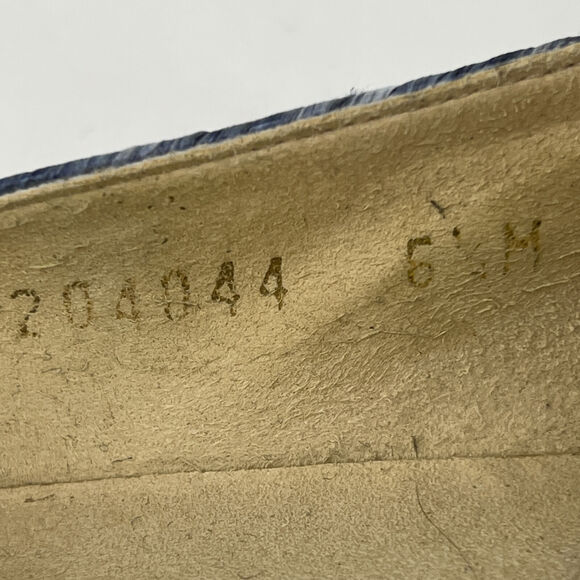 Stuart Weitzman Blue Mirror Flat 6.5 Cap Toe Tipadrille Espadrille Loafer FLAW - Picture 9 of 10